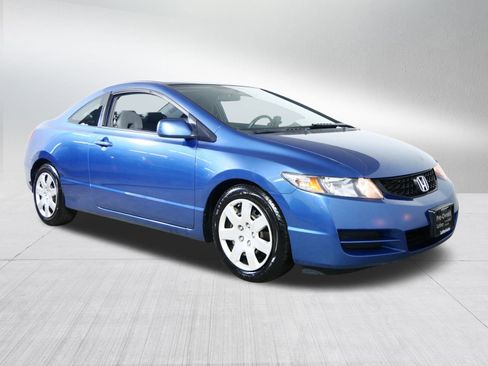 Used 2010 Honda Civic LX image 1
