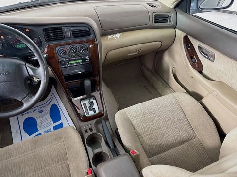 Used 2002 Subaru Outback Wagon image 26