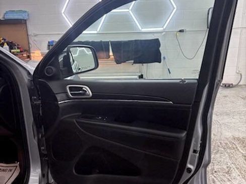 Used 2020 Jeep Grand Cherokee Limited image 25