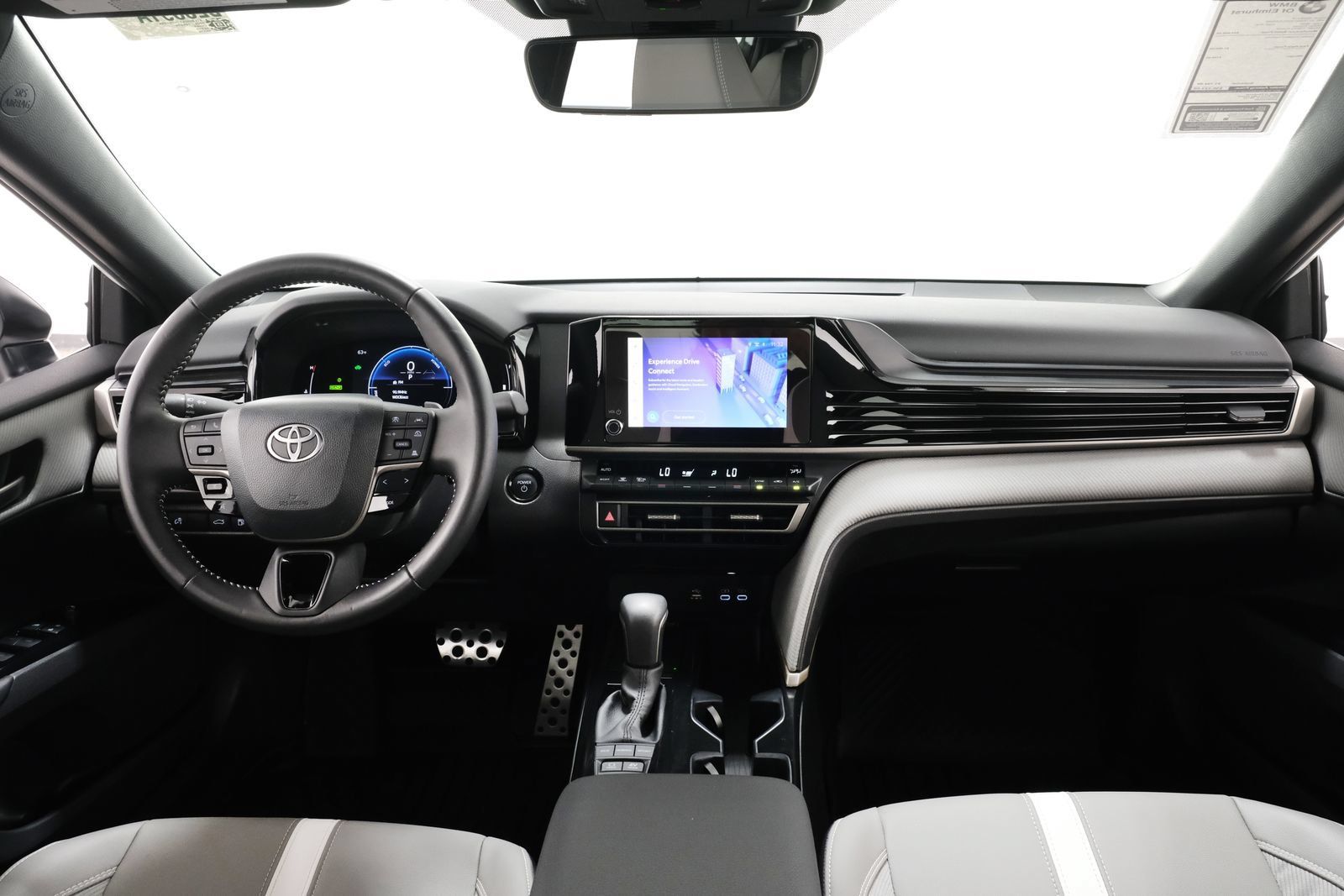 Used 2026 Toyota Camry SE w/ Convenience Package FWD image 8