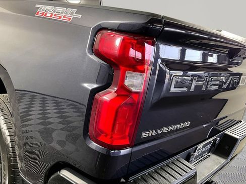 Used 2022 Chevrolet Silverado 1500 LT Trail Boss AWD/4WD image 22