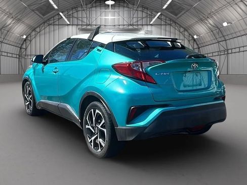 Used 2018 Toyota C-HR XLE FWD image 3