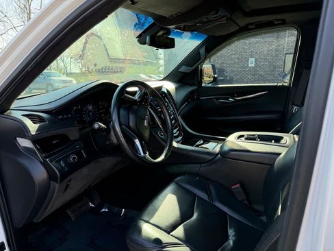 Used 2017 Cadillac Escalade Platinum image 10