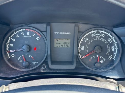 Used 2017 Toyota Tacoma SR RWD image 25