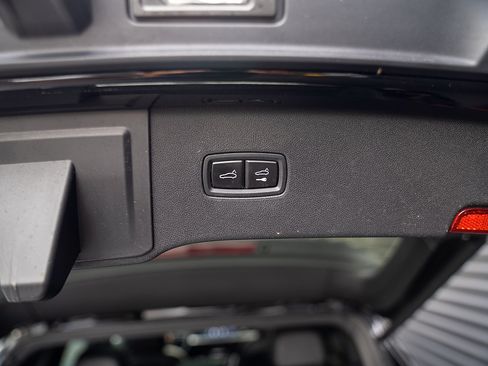 Used 2026 Porsche Cayenne AWD/4WD image 23
