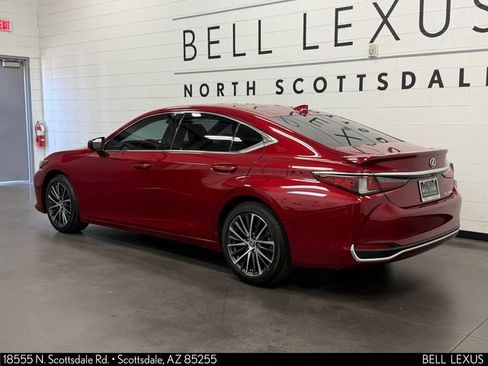 Used 2024 Lexus ES 300h w/ Premium Package FWD image 7