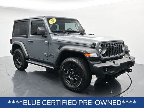 Used 2025 Jeep Wrangler Sport AWD/4WD image 2