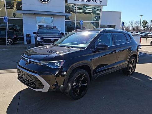 New 2026 Volkswagen Taos SEL image 1