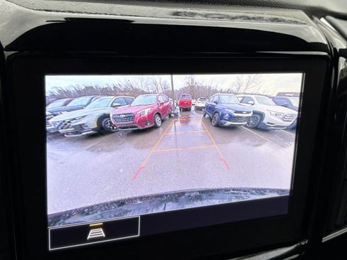 Used 2023 Chevrolet Traverse LT image 15