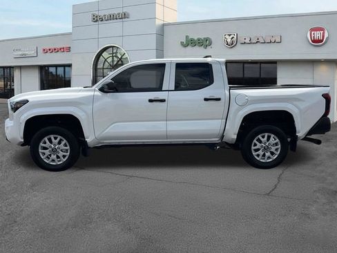 Used 2024 Toyota Tacoma SR w/ SR Upgrade Package AWD/4WD image 4