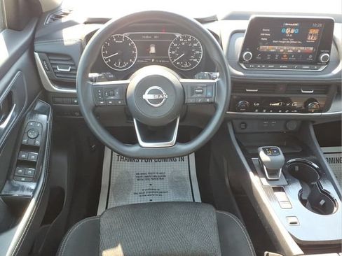 Used 2024 Nissan Rogue SV FWD image 7