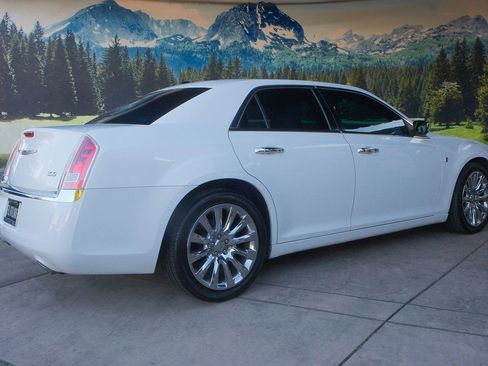 Used 2013 Chrysler 300 Motown image 5