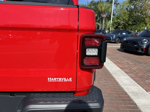 Used 2023 Jeep Gladiator Mojave w/ LED Lighting Group AWD/4WD image 42