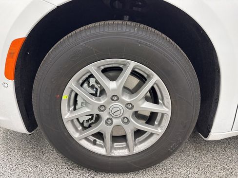 New 2026 Chrysler Pacifica Select image 10