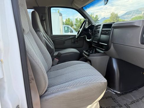 Used 2007 GMC Savana 3500 Extended Passenger w/ LT Preferred Equipment Group RWD image 19