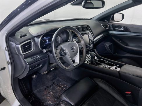 Used 2021 Nissan Maxima SR w/ Sport Mat Group FWD image 9