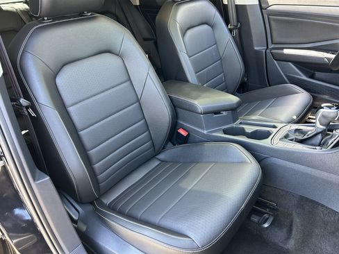Certified 2024 Volkswagen Jetta SE FWD image 8