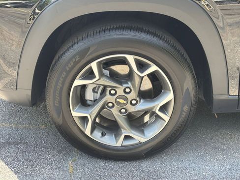 Used 2025 Chevrolet Trax LT FWD image 31