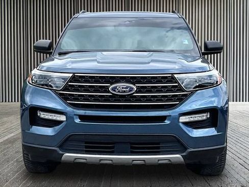 Used 2020 Ford Explorer XLT w/ Equipment Group 202A AWD/4WD image 3