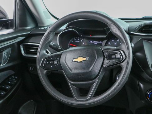 Used 2023 Chevrolet TrailBlazer LT FWD image 12
