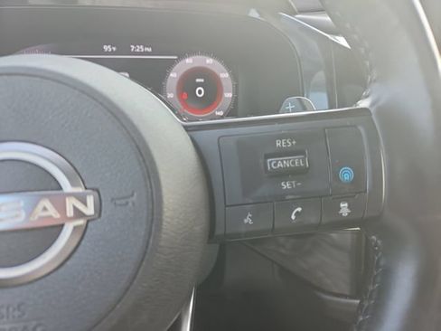 Used 2023 Nissan Pathfinder Platinum AWD/4WD image 16