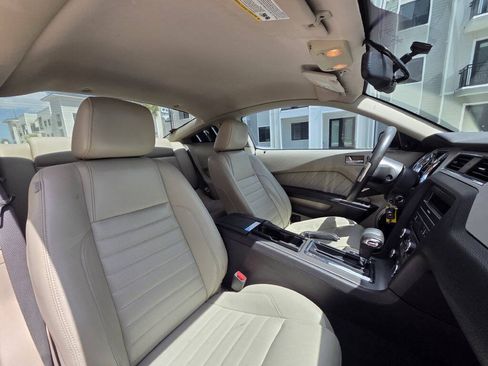 Used 2010 Ford Mustang Coupe RWD image 22
