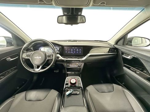 Used 2022 Kia Niro EX w/ Cold Weather Package image 3