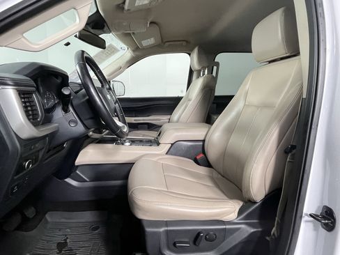 Used 2023 Ford Expedition Max XLT image 11
