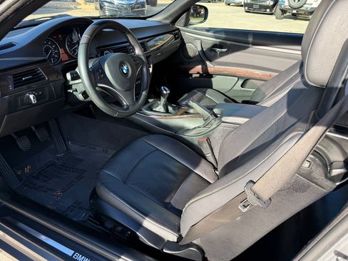 Used 2011 BMW 328i Convertible image 9