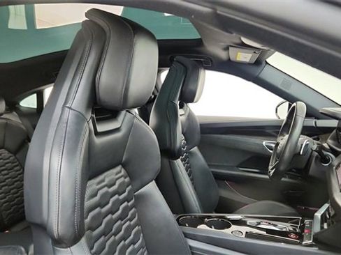 Used 2023 Audi e-tron GT Premium Plus w/ Performance Package image 19