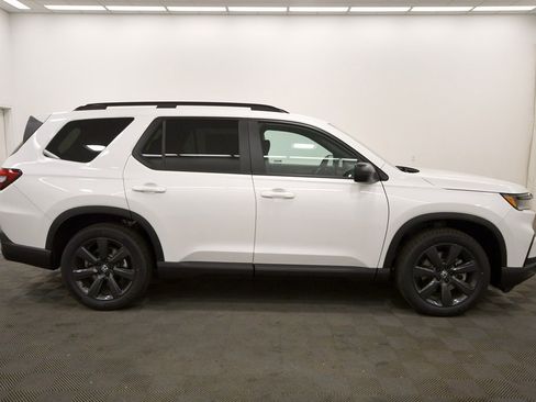 New 2025 Honda Pilot Sport image 8