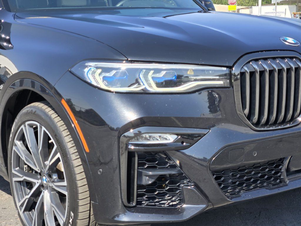 Used 2021 BMW X7 M50i AWD/4WD image 8