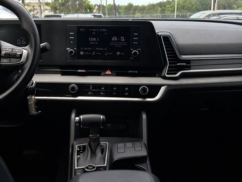Used 2025 Kia Sportage LX FWD image 17