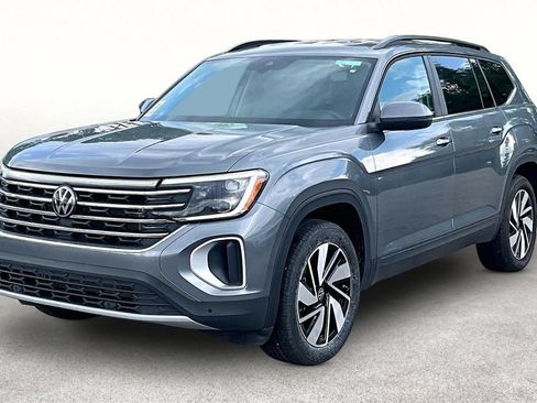 Used 2025 Volkswagen Atlas SE FWD image 12