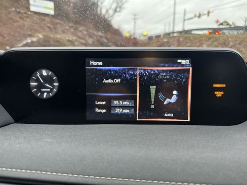 Used 2019 Lexus UX 250h 250h Base image 22