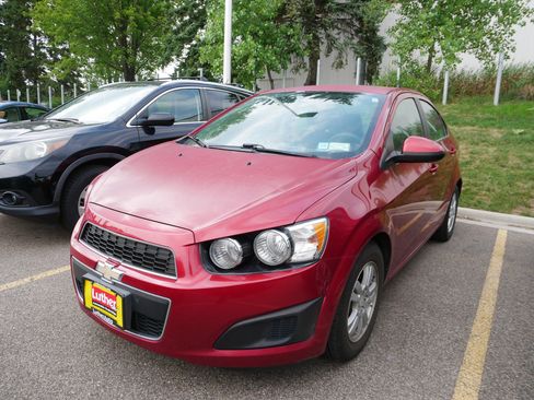 Used 2015 Chevrolet Sonic LT FWD image 2