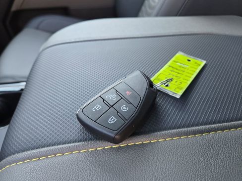 Used 2024 Chevrolet Silverado 1500 ZR2 w/ Technology Package image 30