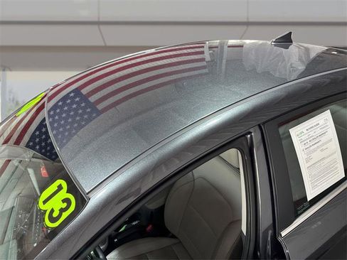 Used 2020 Hyundai Elantra Limited image 11