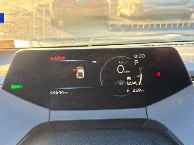 Used 2024 Toyota Prius LE FWD image 19