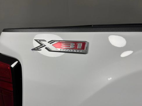 Certified 2023 GMC Sierra 2500 SLT w/ SLT Premium Package AWD/4WD image 14
