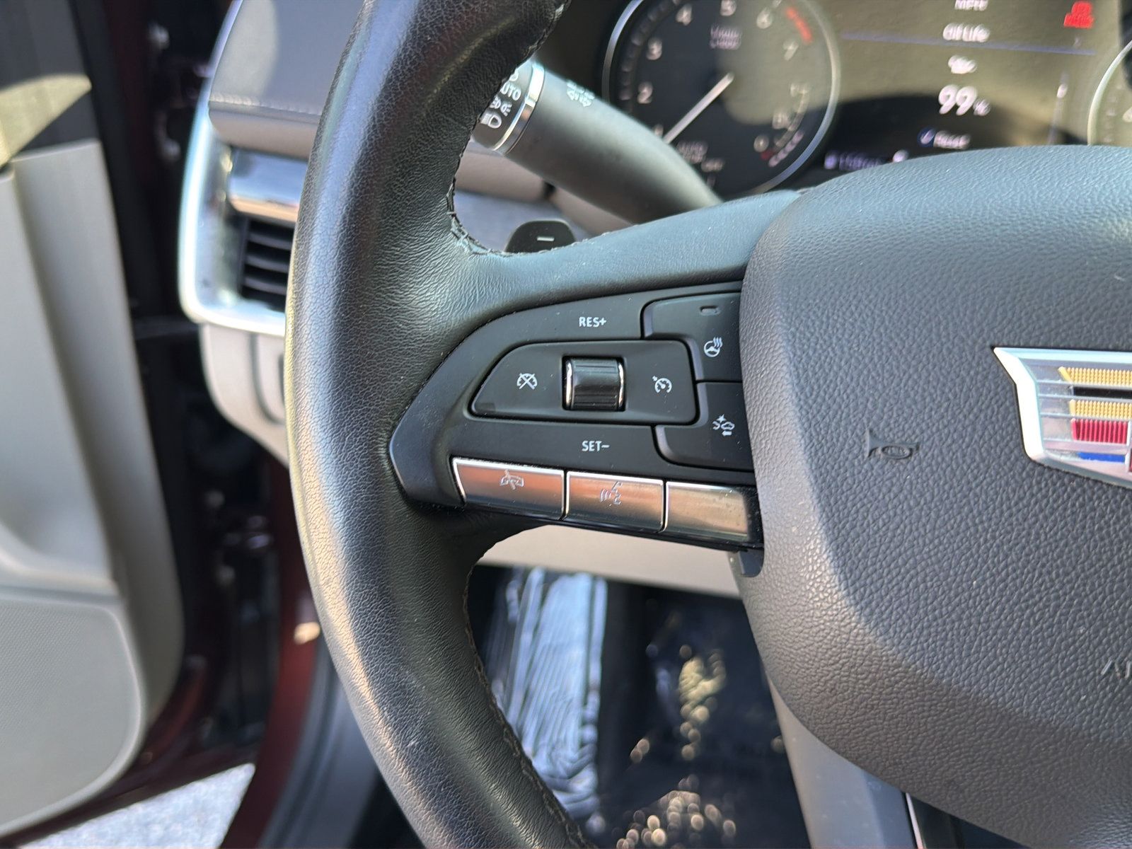 Used 2023 Cadillac XT4 Premium Luxury w/ Technology Package FWD image 19
