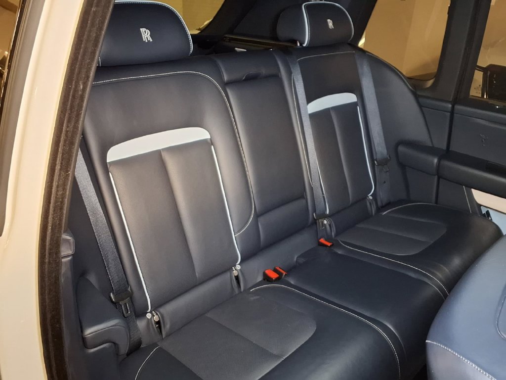 Used 2023 Rolls-Royce Cullinan AWD/4WD image 25