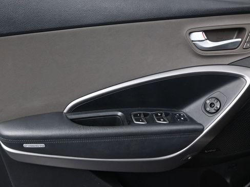 Used 2015 Hyundai Santa Fe Limited w/ Option Group 04 FWD image 11
