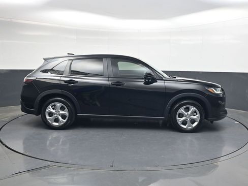 Used 2025 Honda HR-V LX image 3