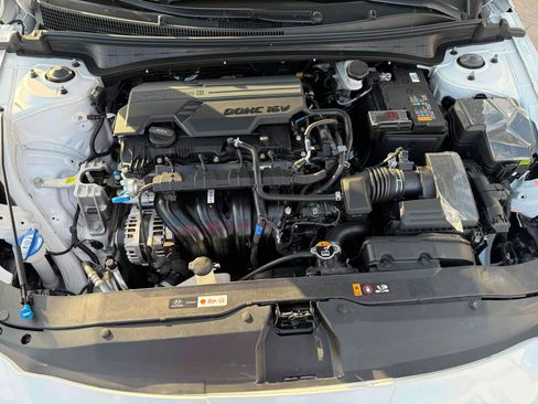 Used 2026 Hyundai Elantra Sport FWD image 25