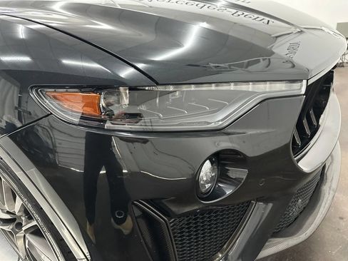 Used 2022 Maserati Levante Trofeo AWD/4WD image 10