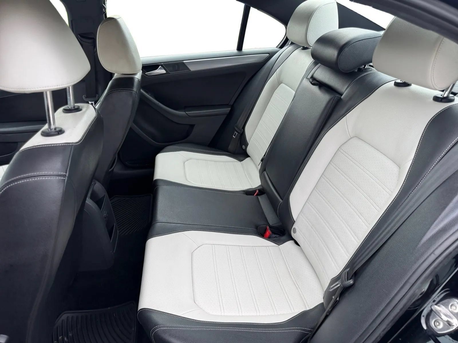 Used 2016 Volkswagen Jetta Sport FWD image 17