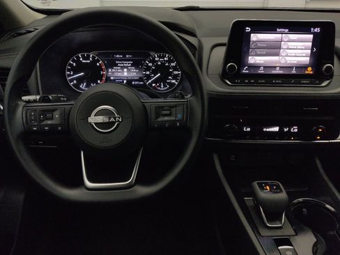 Used 2024 Nissan Rogue SV FWD image 22