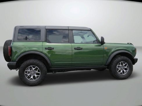 Used 2025 Ford Bronco Badlands AWD/4WD image 8