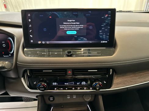 Certified 2025 Nissan Rogue Platinum image 6